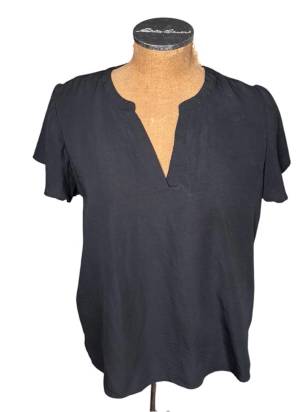 Maurices Black Split V-Neck Short Sleeve Blouse Size 1 (XL 14-16)